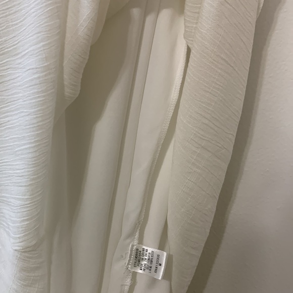 Entro White Dress Open Neck Size M Really pretty Used - Picture 4 of 7